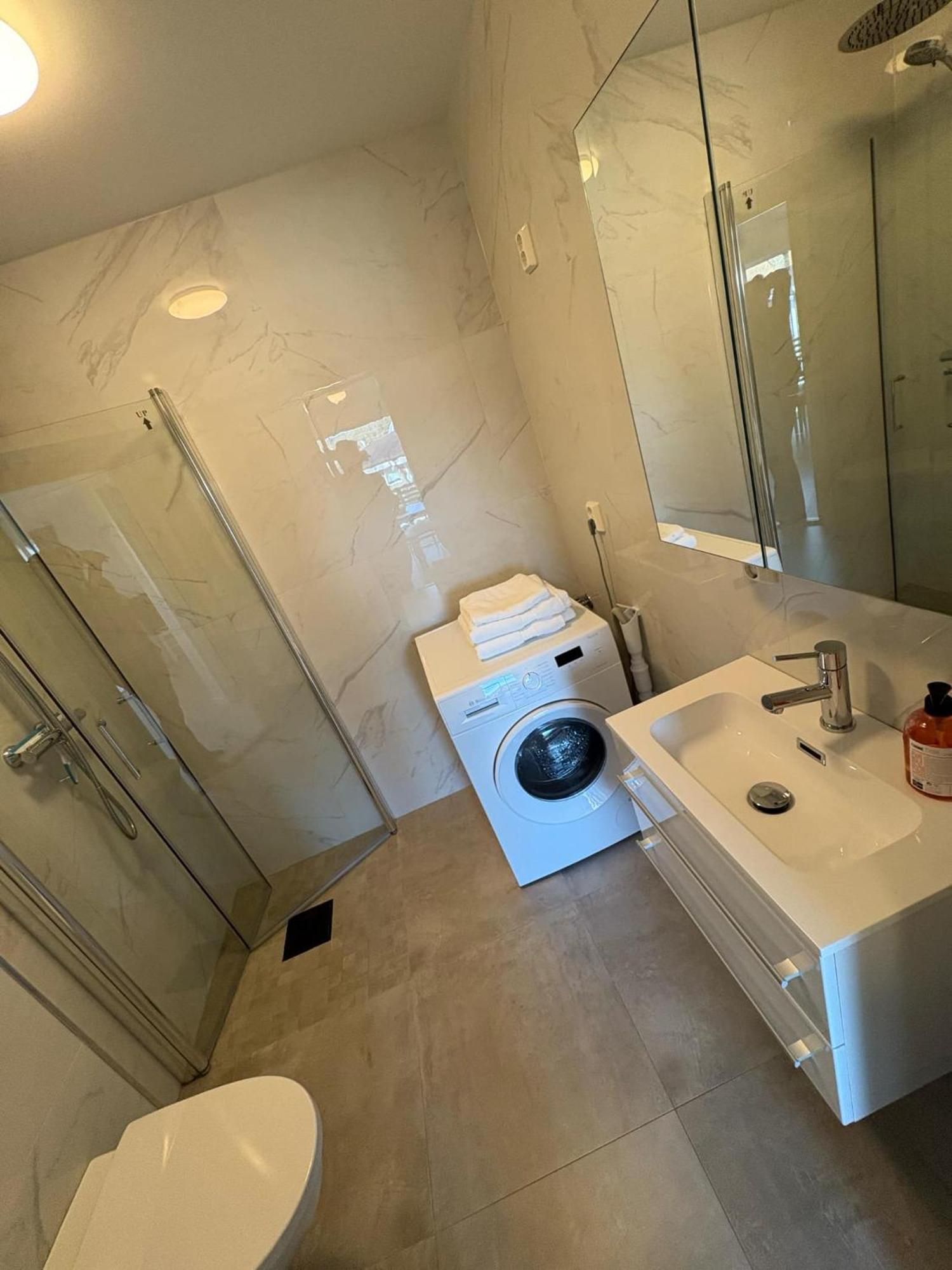 Lisas Apartment, Private New 1 Bedroom And 1 Living Room With Sofa Bed And Big Windows, Share With Nobody Oslo Eksteriør bilde